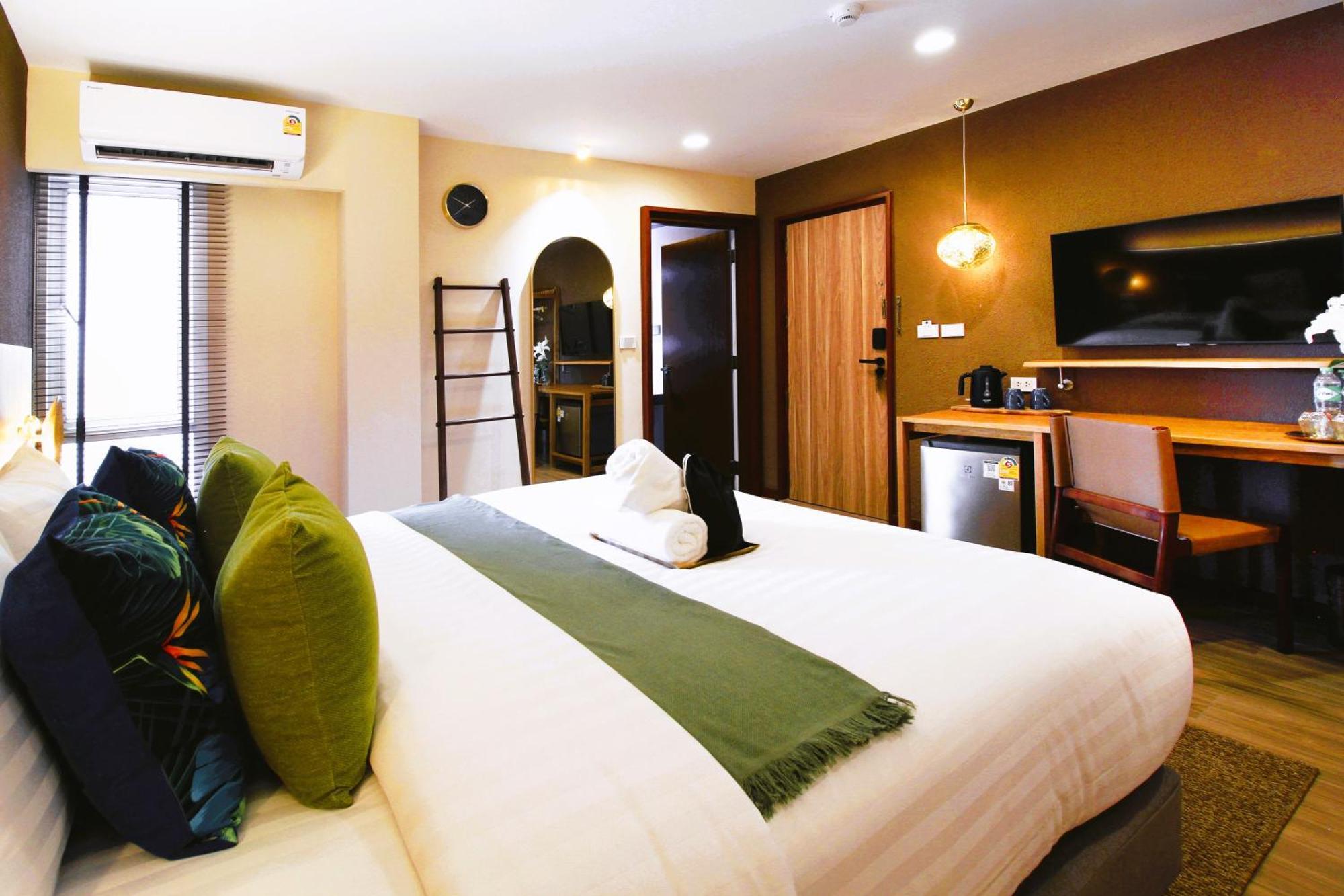 Mybed Chonburi Hotel Buitenkant foto